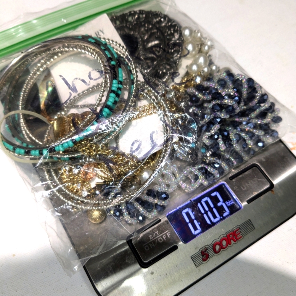Vintage 1lb lot jewelry